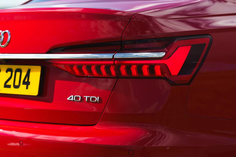 Детали экстерьера Audi A6 40 TDI S-Line (C8) 2018 года  (UK) (фото 15 из 40)